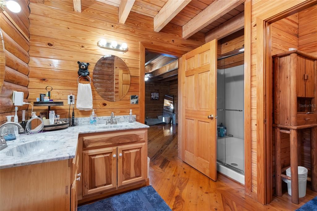 En Venta: $875,000 (3 camas, 2 baños, 1912 Pies cuadrados)