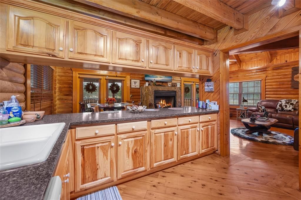 En Venta: $875,000 (3 camas, 2 baños, 1912 Pies cuadrados)