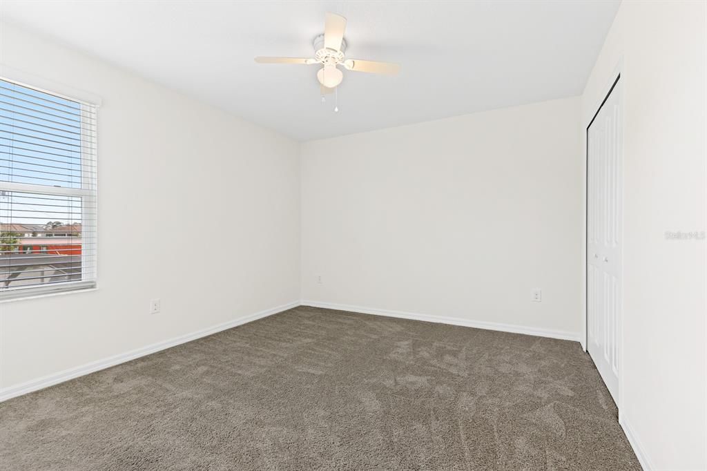 出租: $4,100 (5 贝兹, 3 浴室, 2990 平方英尺)