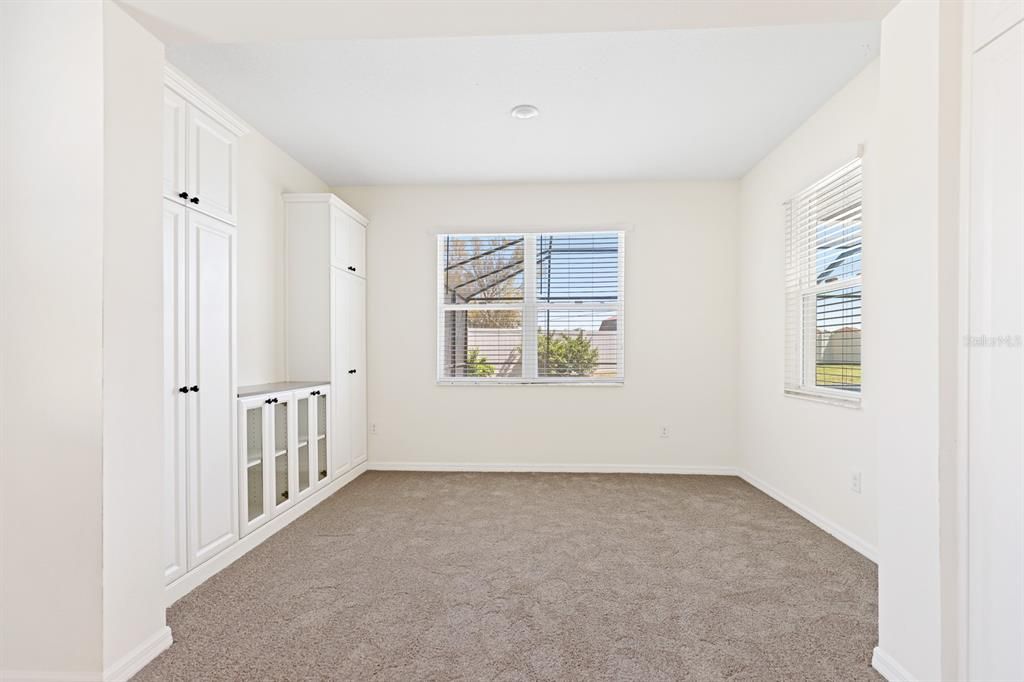 出租: $4,100 (5 贝兹, 3 浴室, 2990 平方英尺)