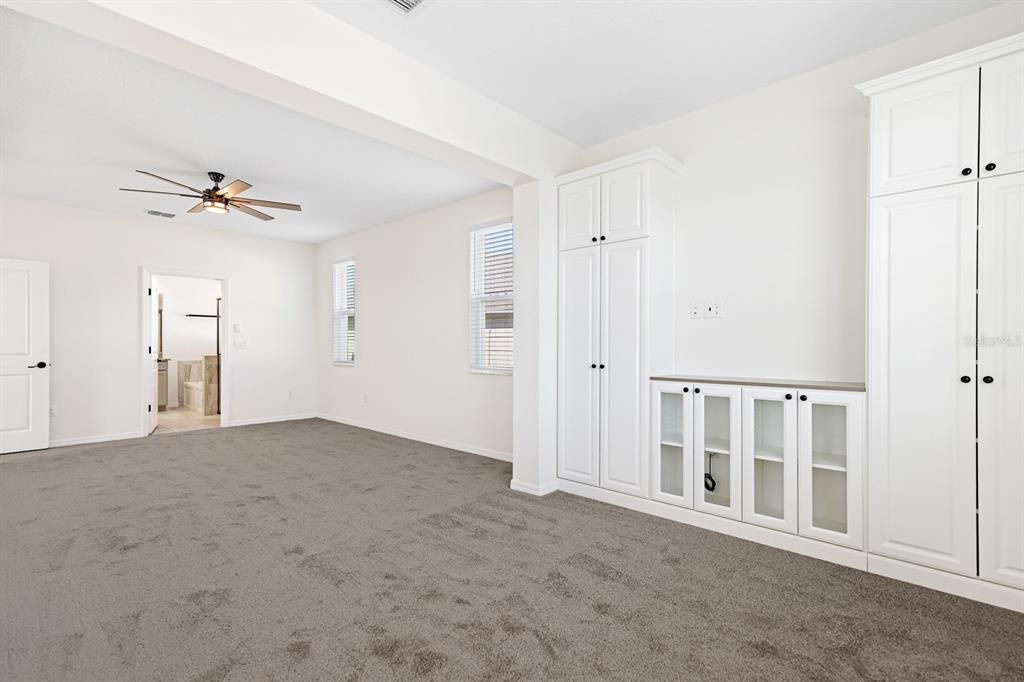 出租: $4,100 (5 贝兹, 3 浴室, 2990 平方英尺)