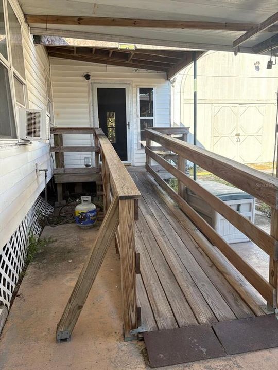 For Rent: $1,300 (2 beds, 2 baths, 906 Square Feet)