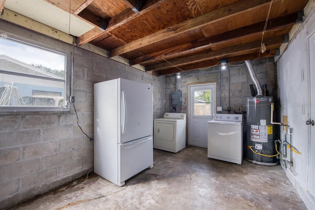 For Sale: $429,000 (4 beds, 2 baths, 1484 Square Feet)