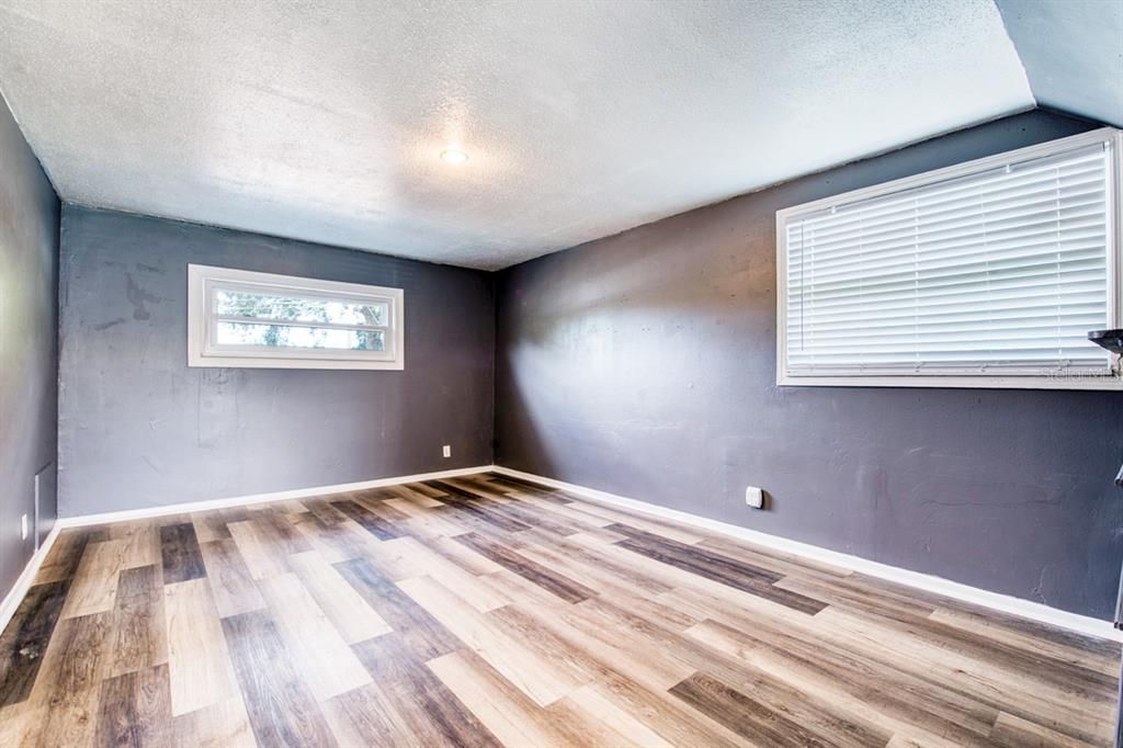 For Sale: $429,000 (4 beds, 2 baths, 1484 Square Feet)