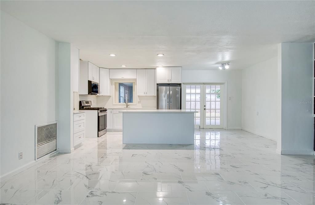 For Sale: $429,000 (4 beds, 2 baths, 1484 Square Feet)