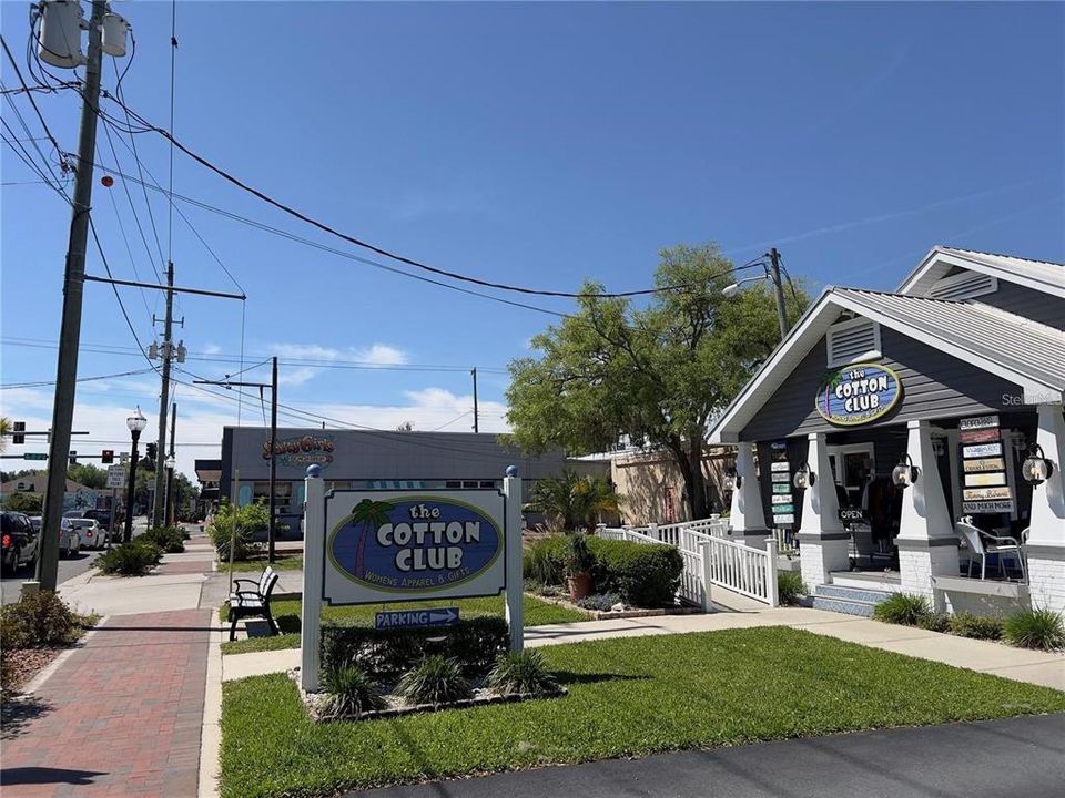 待售: $165,000 (0.17 acres)