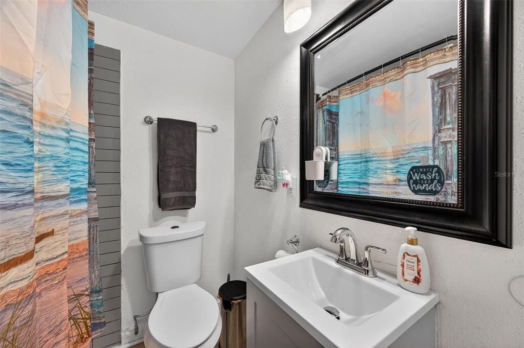 出租: $2,900 (4 贝兹, 1 浴室, 1016 平方英尺)