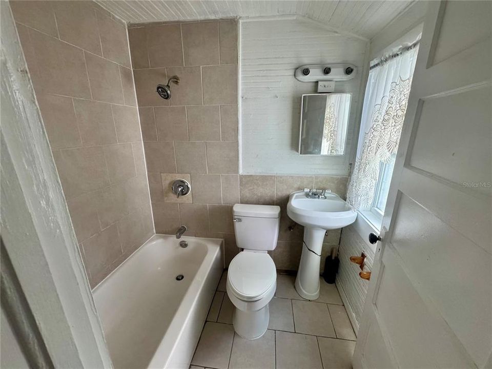 В аренду: $1,800 (2 спален, 2 ванн, 1174 Квадратных фут)