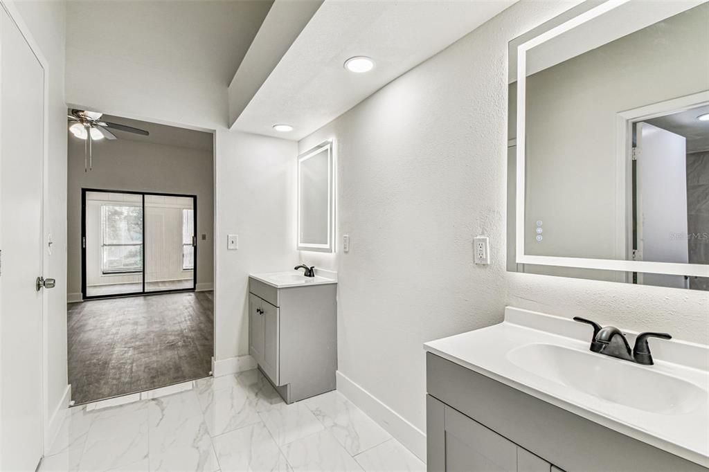 En Venta: $699,900 (6 camas, 0 baños, 3384 Pies cuadrados)