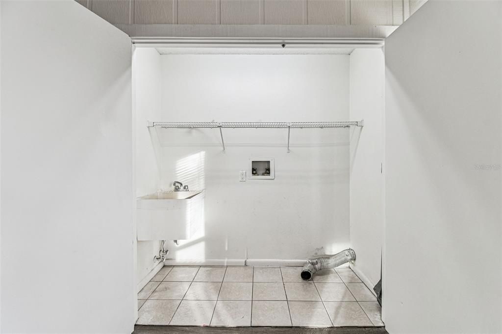 En Venta: $699,900 (6 camas, 0 baños, 3384 Pies cuadrados)