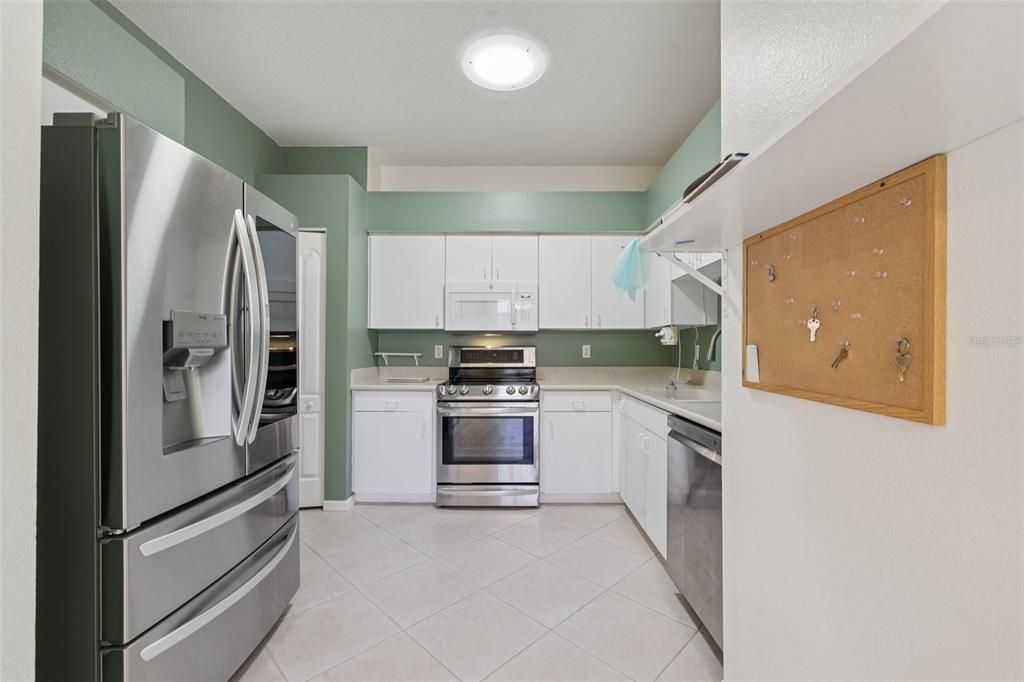 待售: $174,900 (2 贝兹, 2 浴室, 1137 平方英尺)