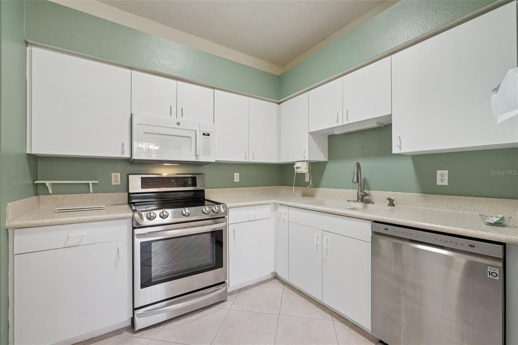 待售: $174,900 (2 贝兹, 2 浴室, 1137 平方英尺)