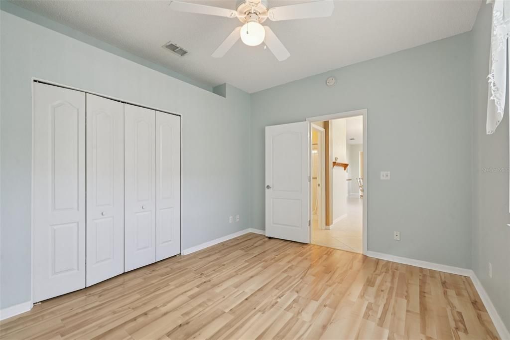 待售: $174,900 (2 贝兹, 2 浴室, 1137 平方英尺)