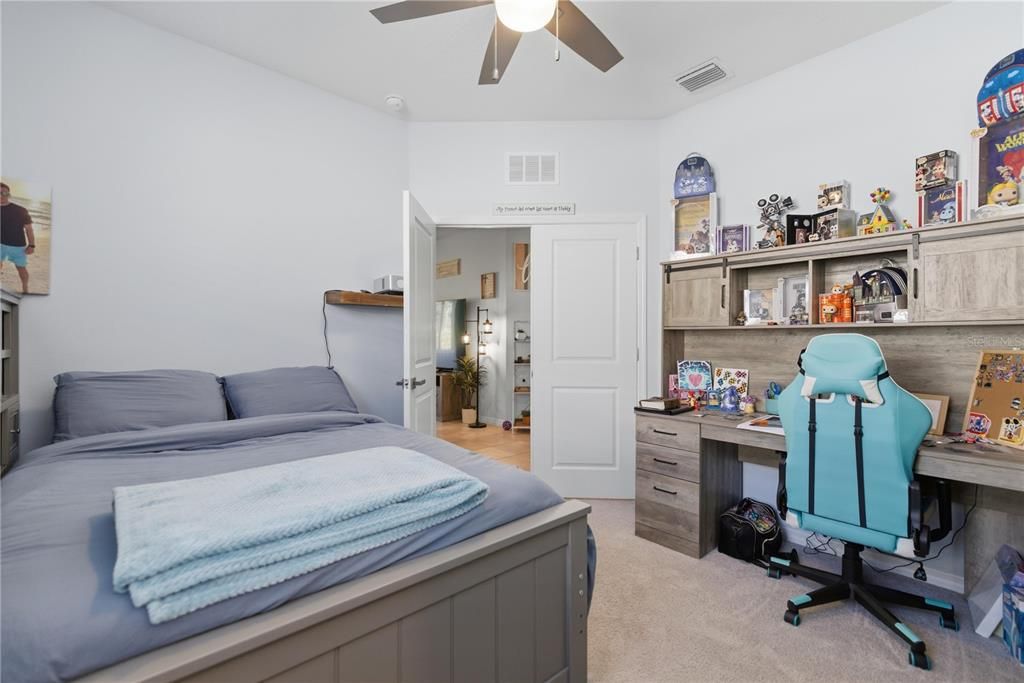 For Sale: $295,000 (3 beds, 2 baths, 1552 Square Feet)