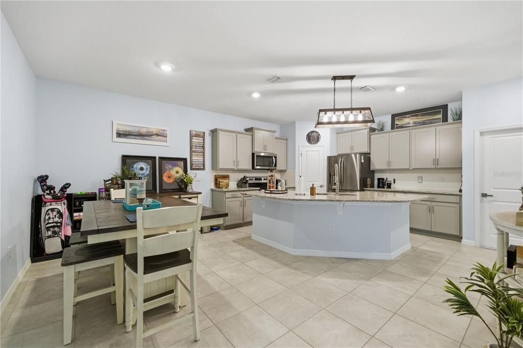 For Sale: $295,000 (3 beds, 2 baths, 1552 Square Feet)