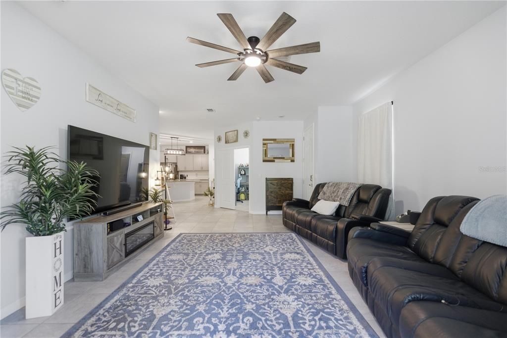 For Sale: $295,000 (3 beds, 2 baths, 1552 Square Feet)