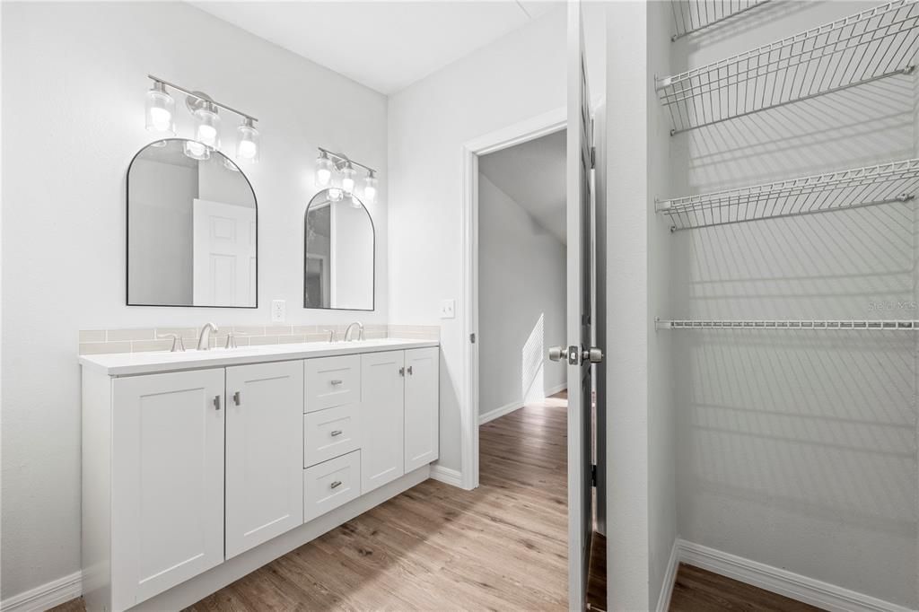 На продажу: $225,000 (3 спален, 2 ванн, 1248 Квадратных фут)