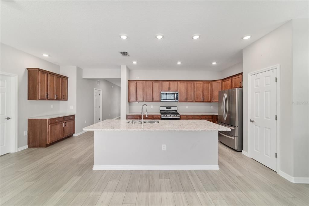 For Sale: $369,990 (3 beds, 2 baths, 1958 Square Feet)