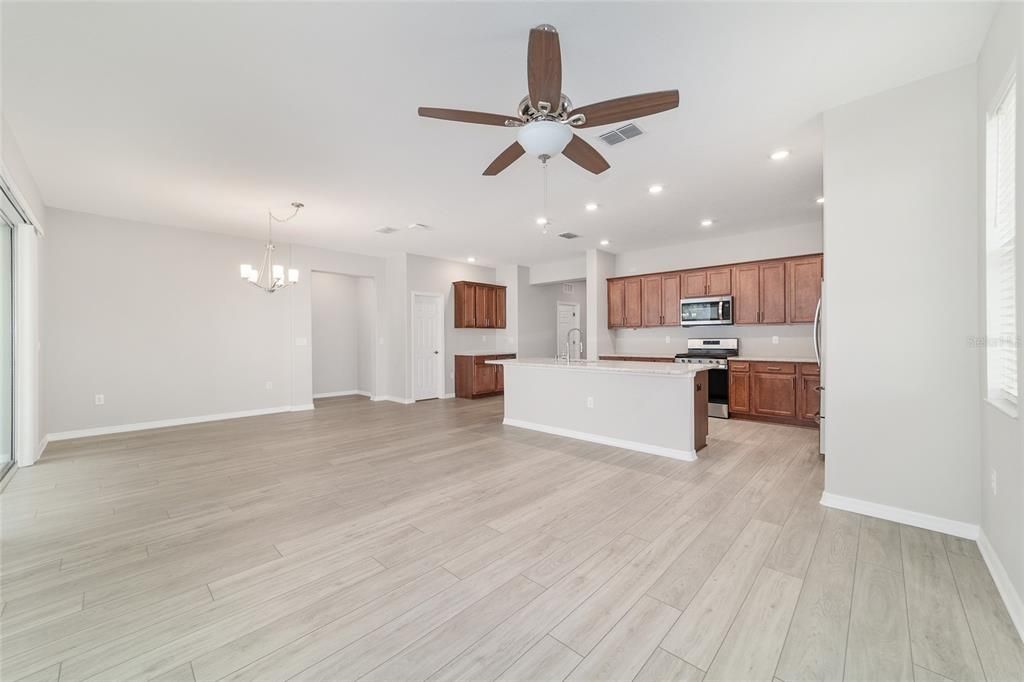 For Sale: $369,990 (3 beds, 2 baths, 1958 Square Feet)