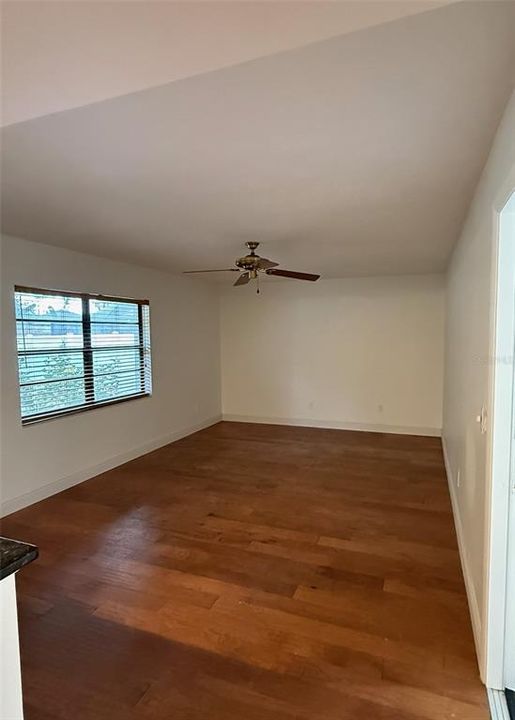 For Rent: $3,250 (4 beds, 2 baths, 1940 Square Feet)