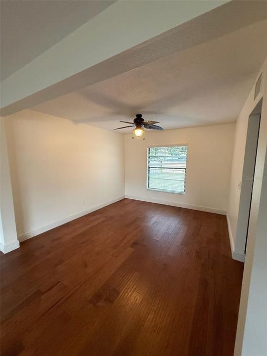 For Rent: $3,250 (4 beds, 2 baths, 1940 Square Feet)