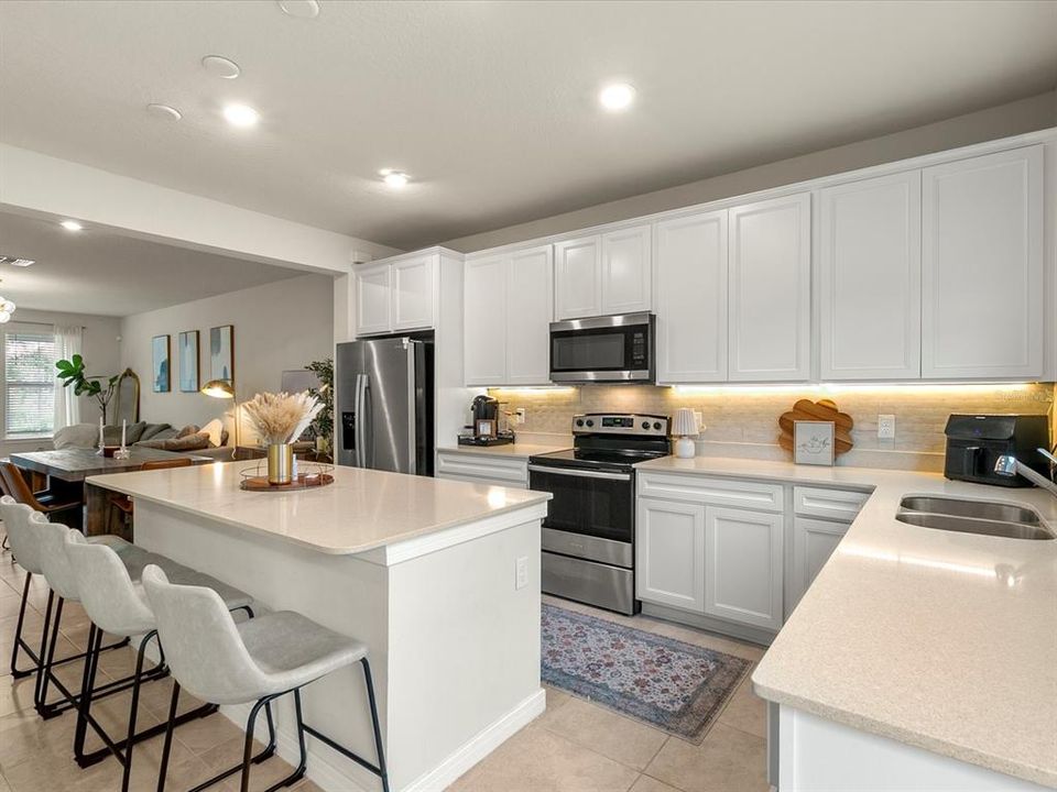 For Rent: $2,250 (3 beds, 2 baths, 1652 Square Feet)