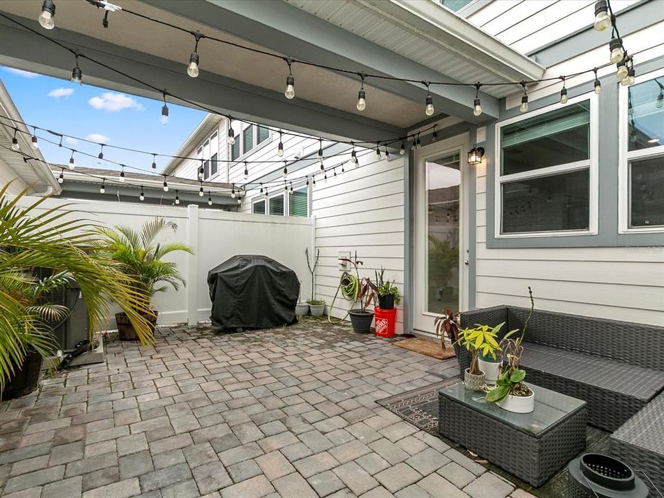 For Rent: $2,250 (3 beds, 2 baths, 1652 Square Feet)