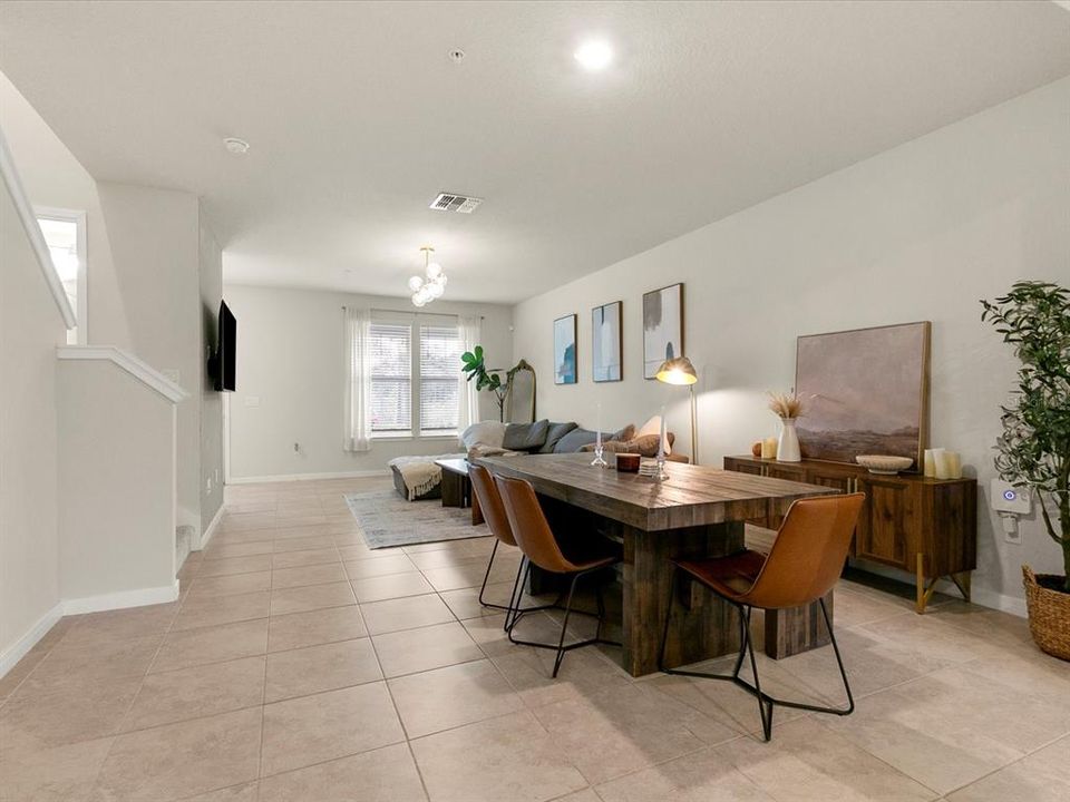 For Rent: $2,250 (3 beds, 2 baths, 1652 Square Feet)