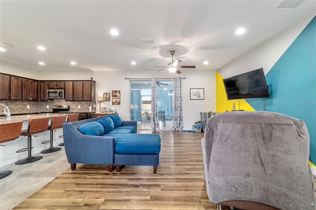 For Sale: $279,900 (4 beds, 2 baths, 1862 Square Feet)