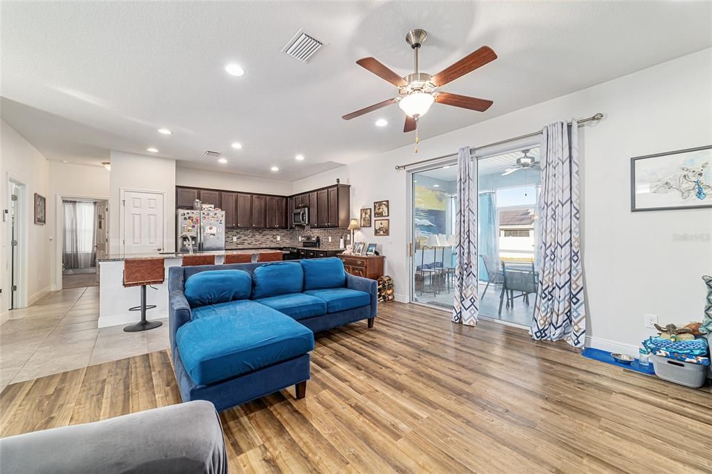 For Sale: $279,900 (4 beds, 2 baths, 1862 Square Feet)