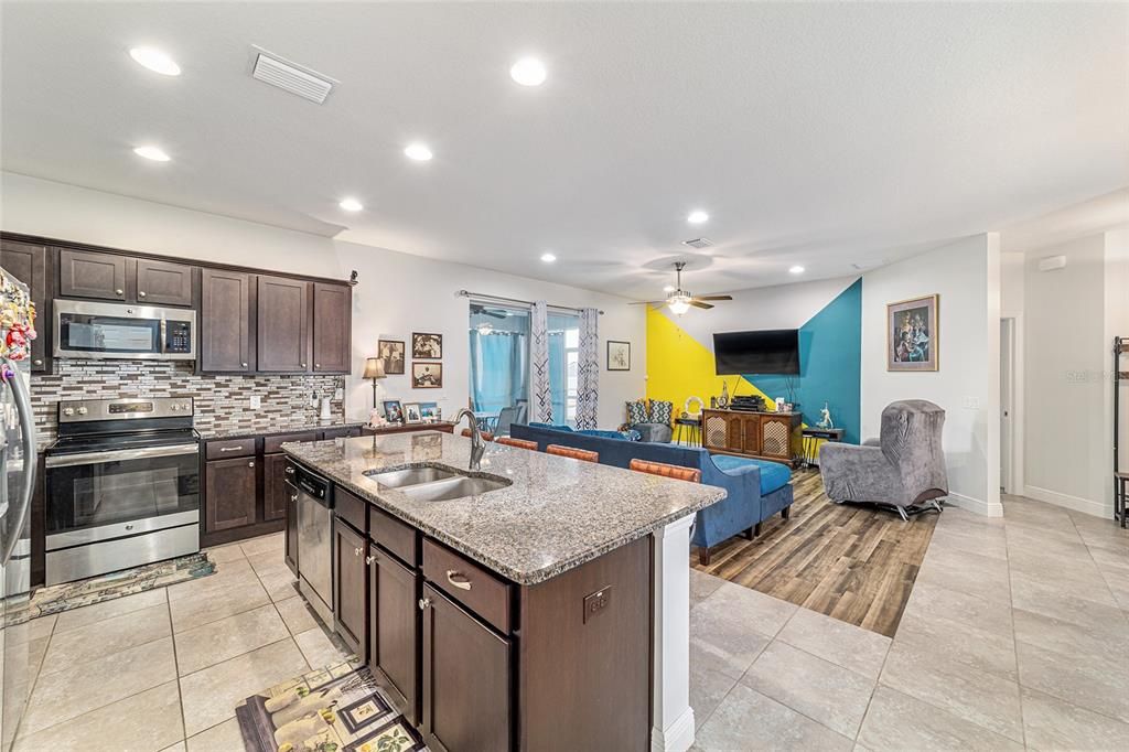 For Sale: $279,900 (4 beds, 2 baths, 1862 Square Feet)