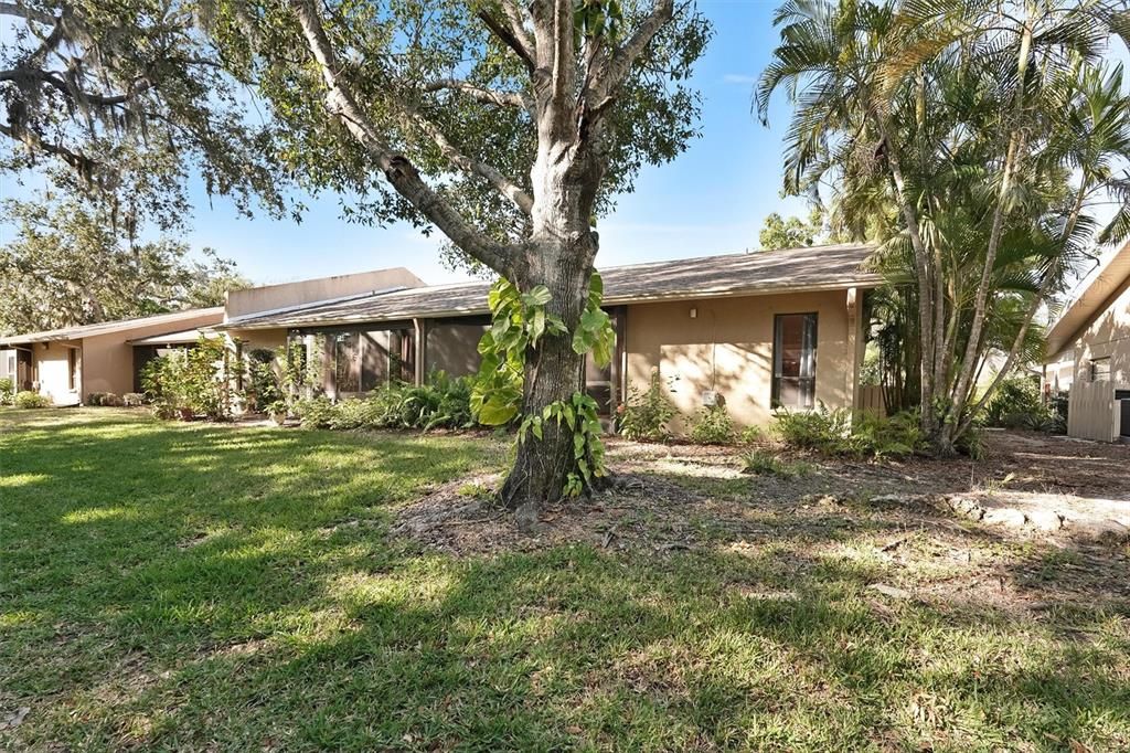 На продажу: $255,000 (2 спален, 2 ванн, 1311 Квадратных фут)