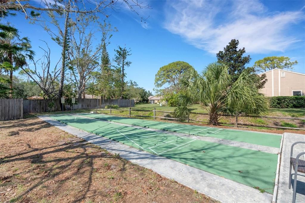 На продажу: $255,000 (2 спален, 2 ванн, 1311 Квадратных фут)