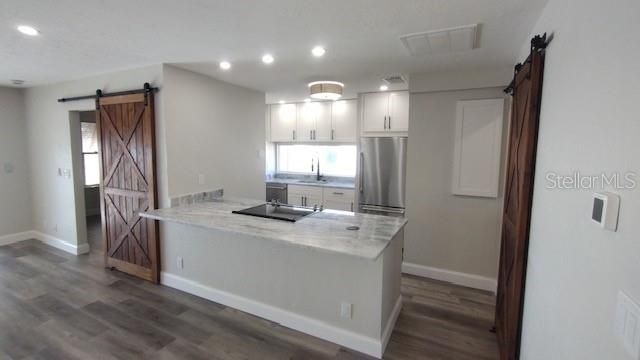 待售: $995,000 (2 贝兹, 2 浴室, 1100 平方英尺)