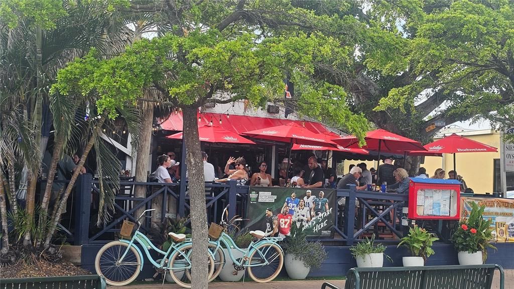 待售: $995,000 (2 贝兹, 2 浴室, 1100 平方英尺)