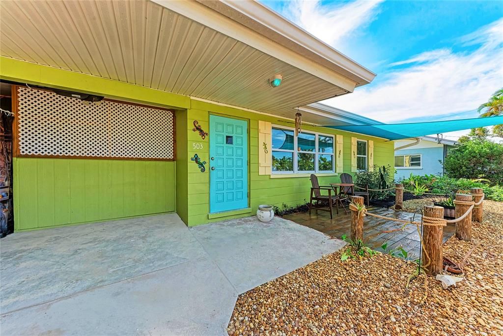 For Sale: $899,000 (3 beds, 2 baths, 1128 Square Feet)