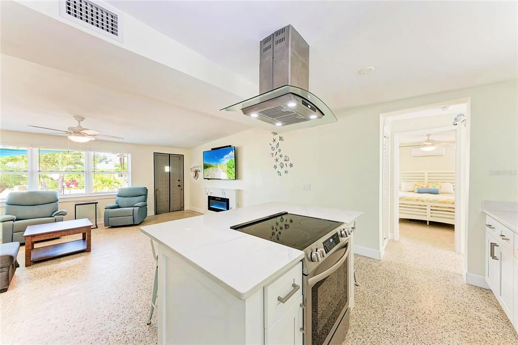For Sale: $899,000 (3 beds, 2 baths, 1128 Square Feet)