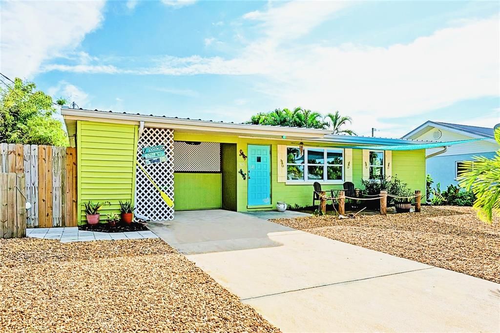 For Sale: $899,000 (3 beds, 2 baths, 1128 Square Feet)