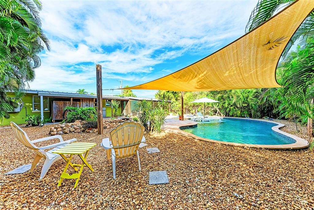 For Sale: $899,000 (3 beds, 2 baths, 1128 Square Feet)