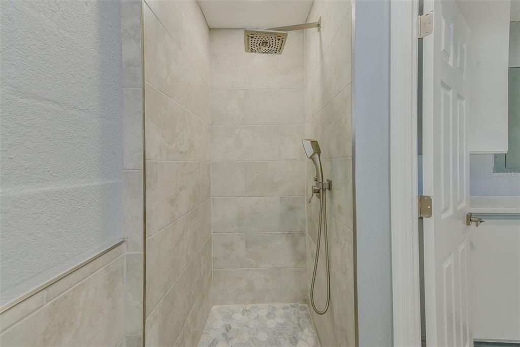 For Sale: $347,900 (3 beds, 3 baths, 1412 Square Feet)