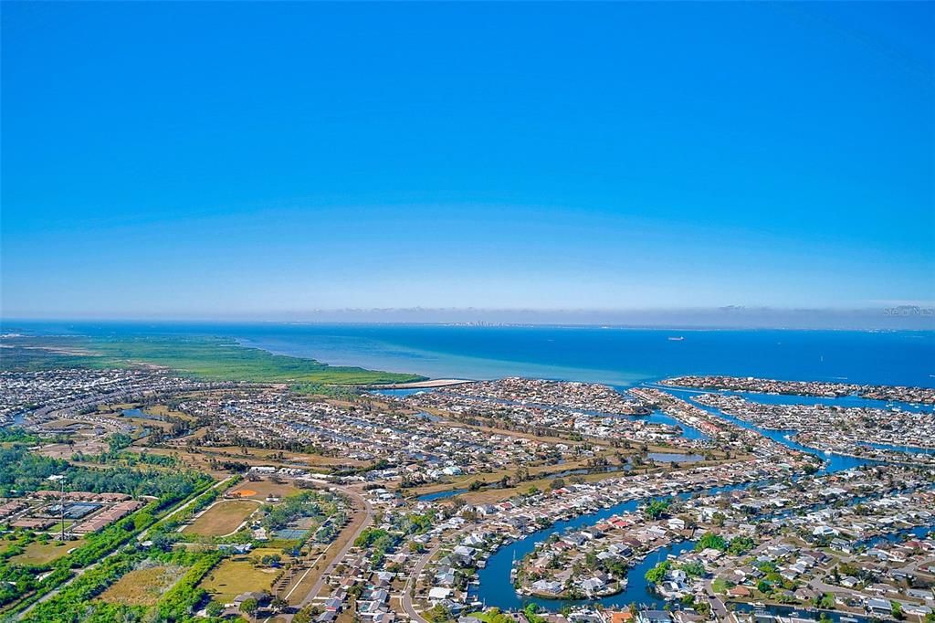 For Sale: $347,900 (3 beds, 3 baths, 1412 Square Feet)