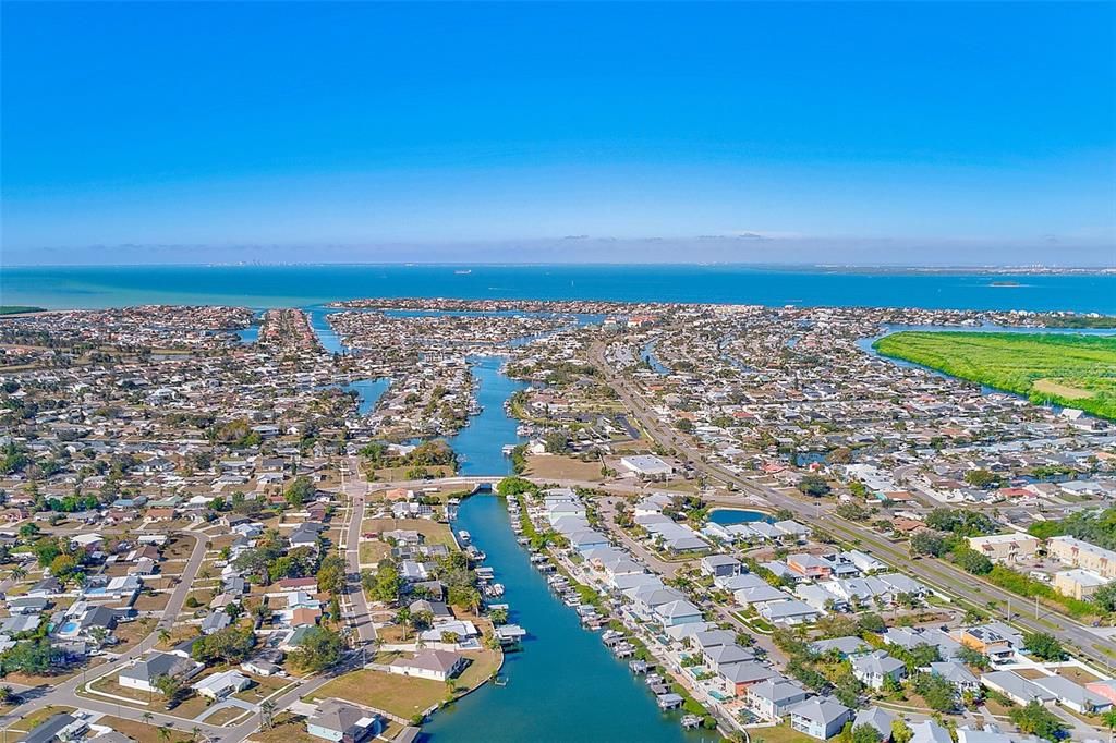 For Sale: $347,900 (3 beds, 3 baths, 1412 Square Feet)