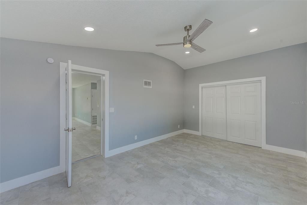 For Sale: $347,900 (3 beds, 3 baths, 1412 Square Feet)