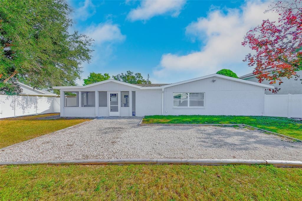 For Sale: $347,900 (3 beds, 3 baths, 1412 Square Feet)