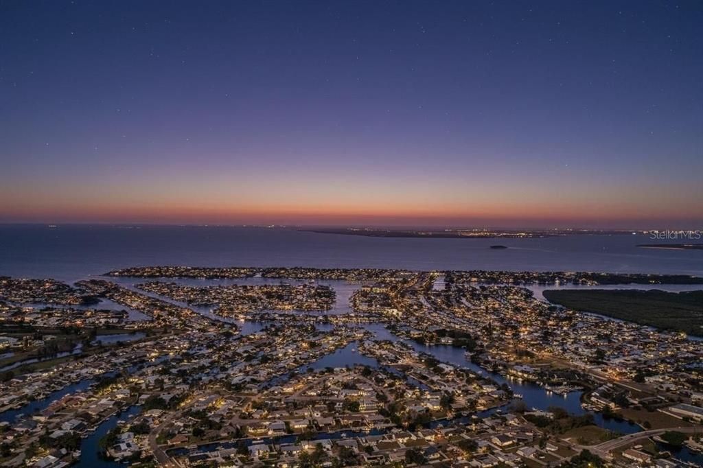 For Sale: $347,900 (3 beds, 3 baths, 1412 Square Feet)