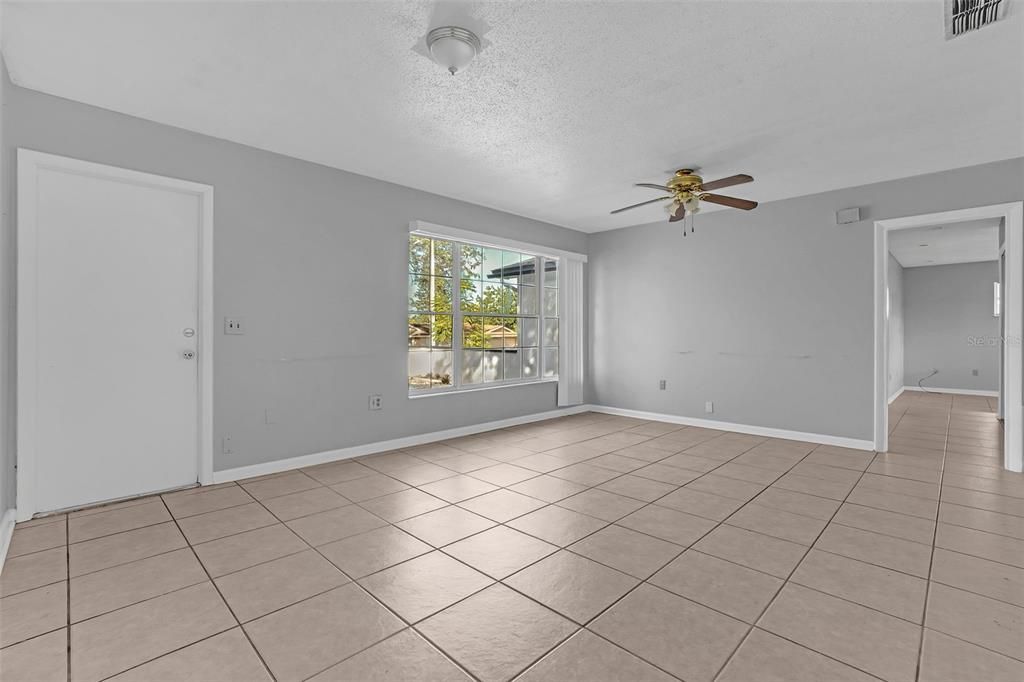 For Sale: $399,900 (4 beds, 2 baths, 1849 Square Feet)