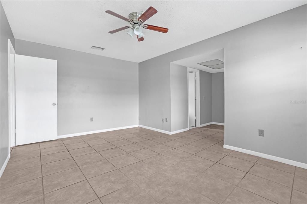 For Sale: $399,900 (4 beds, 2 baths, 1849 Square Feet)