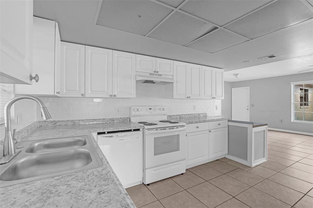 For Sale: $399,900 (4 beds, 2 baths, 1849 Square Feet)