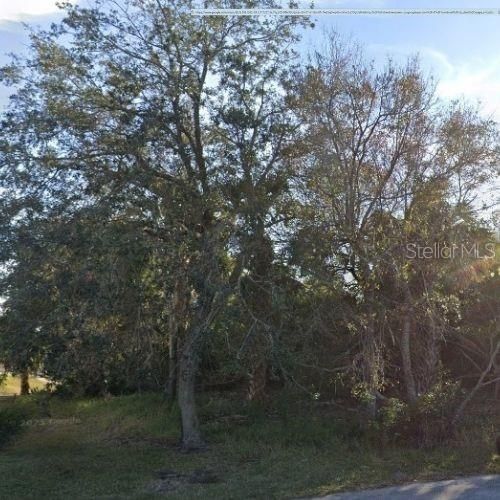 На продажу: $595,000 (0.43 acres)