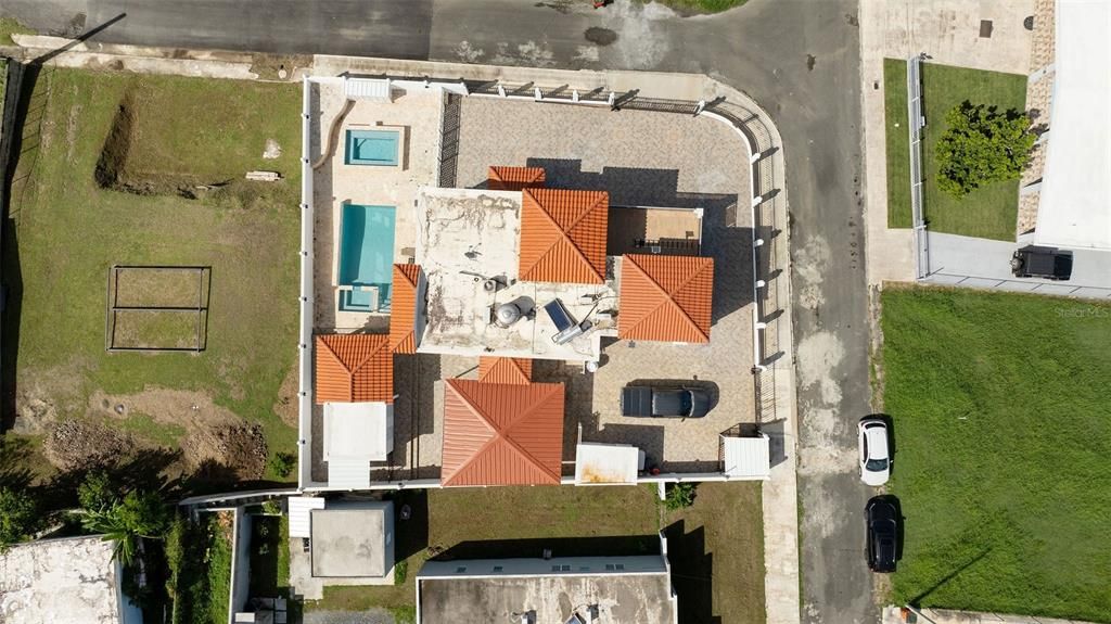 En Venta: $1,500,000 (4 camas, 3 baños, 3500 Pies cuadrados)